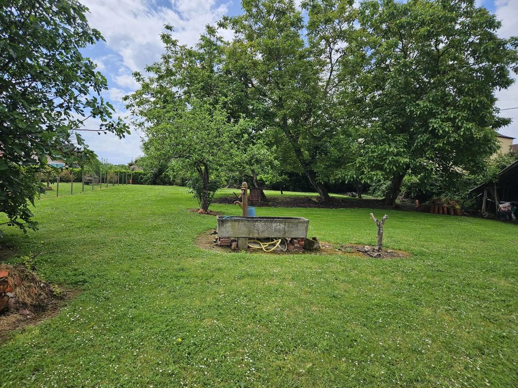 Property photo 3 of 23