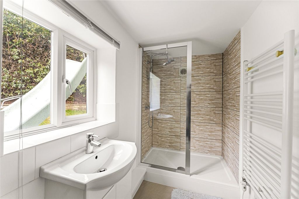 Property photo 3 of 11 3