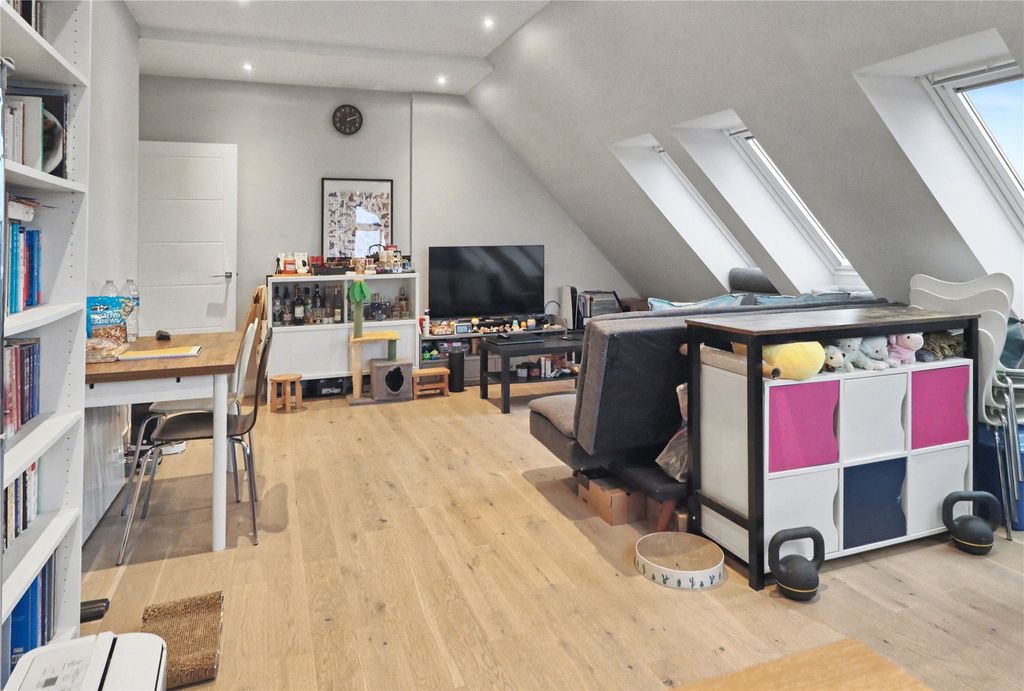 Property photo 3 of 9 Picture No. 15