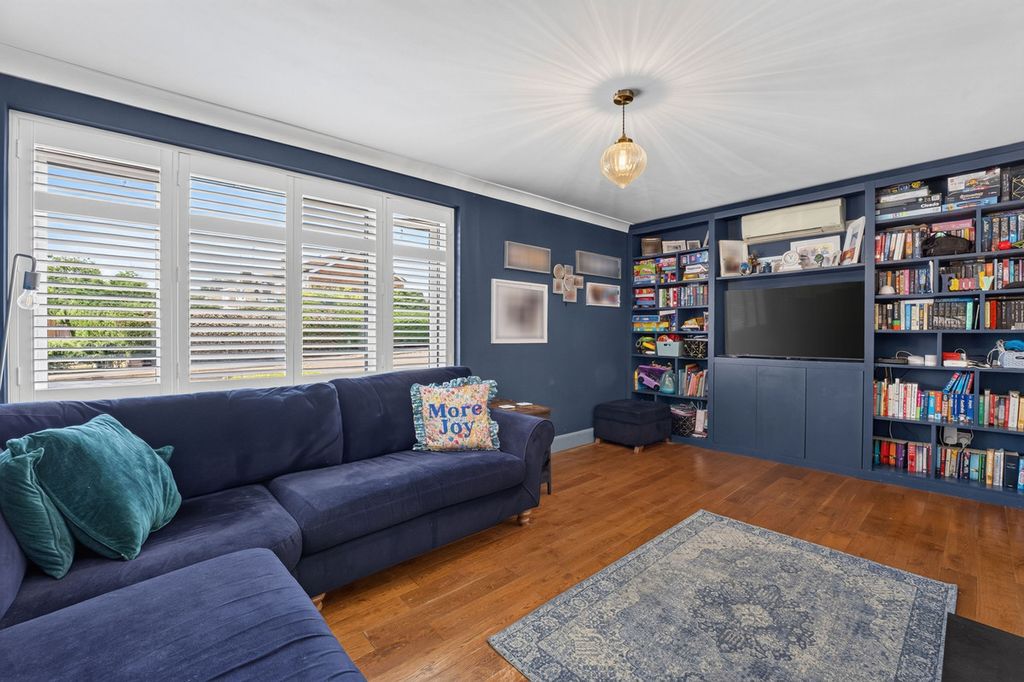 Property photo 3 of 48