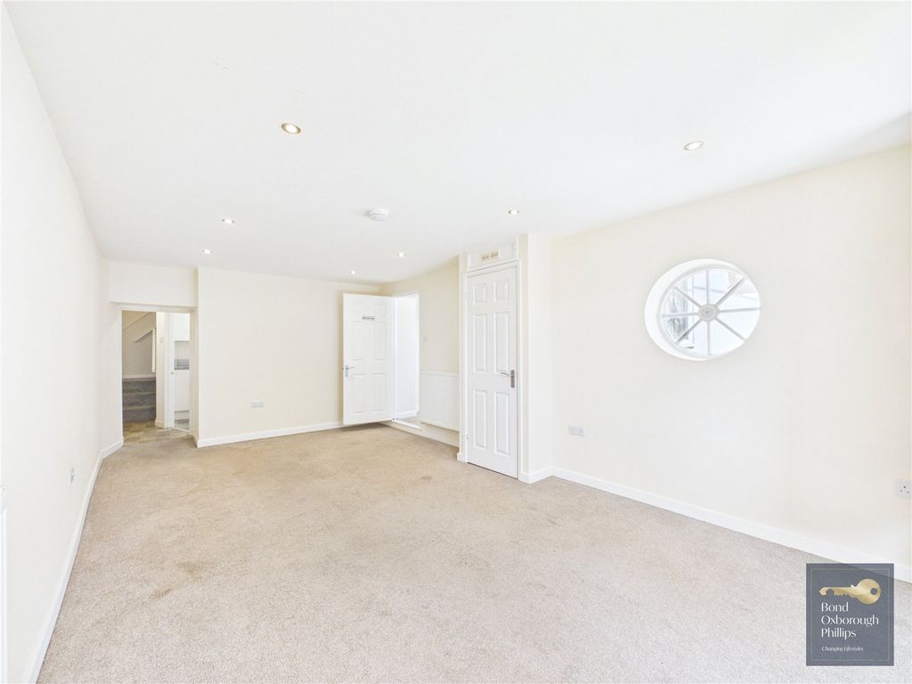 Property photo 3 of 10 Picture No. 03