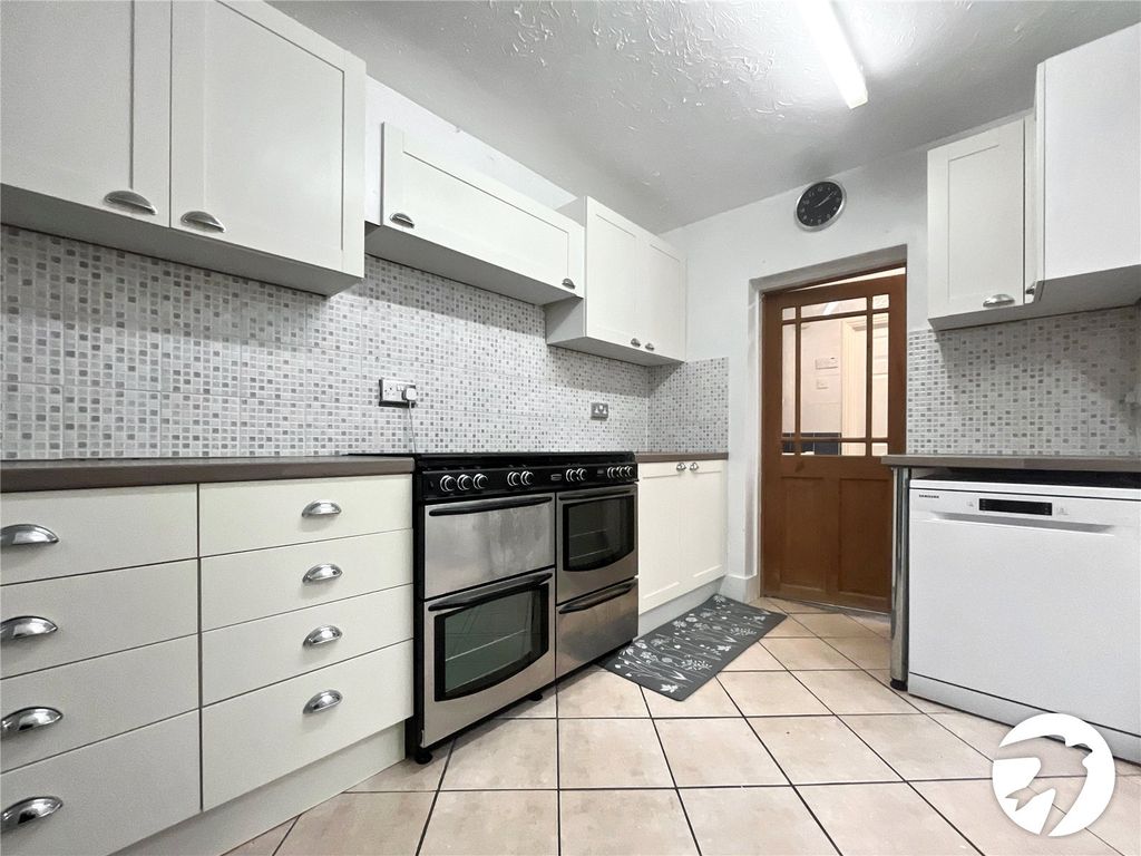 Property photo 2 of 17 Picture No. 09