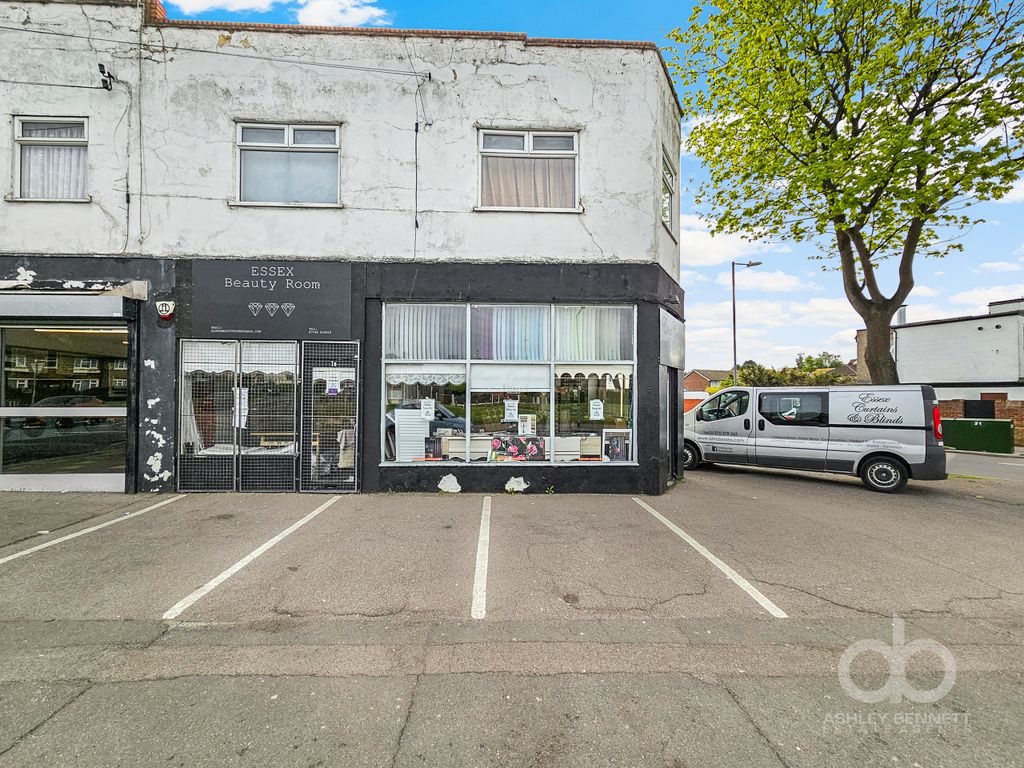 Property photo 1 of 11 002