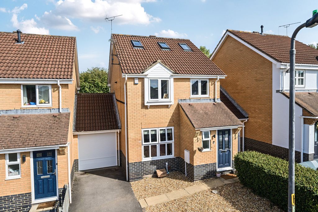 Property photo 2 of 23