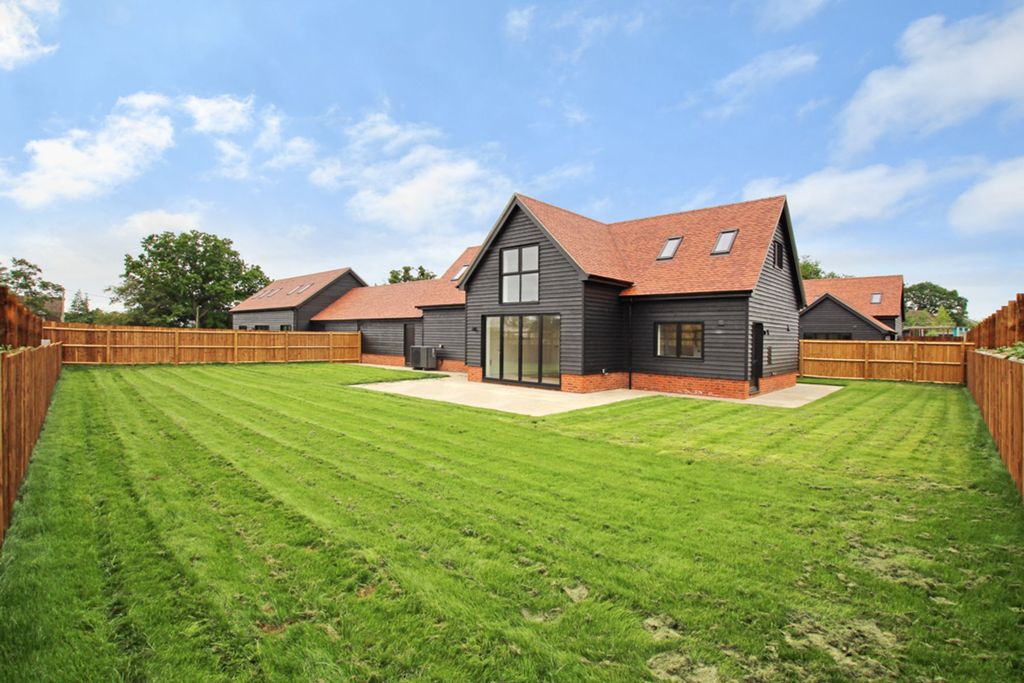 Property photo 2 of 22