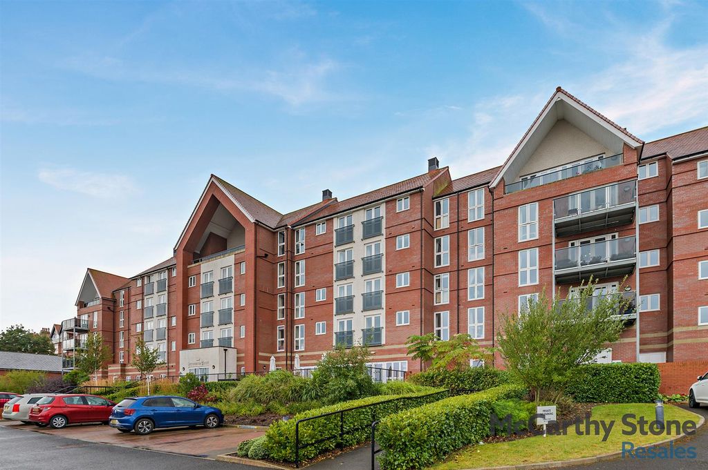 Property photo 1 of 27 8663715-Exterior02-800.Jpg