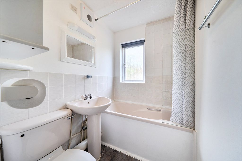 Property photo 3 of 19 Picture No. 02