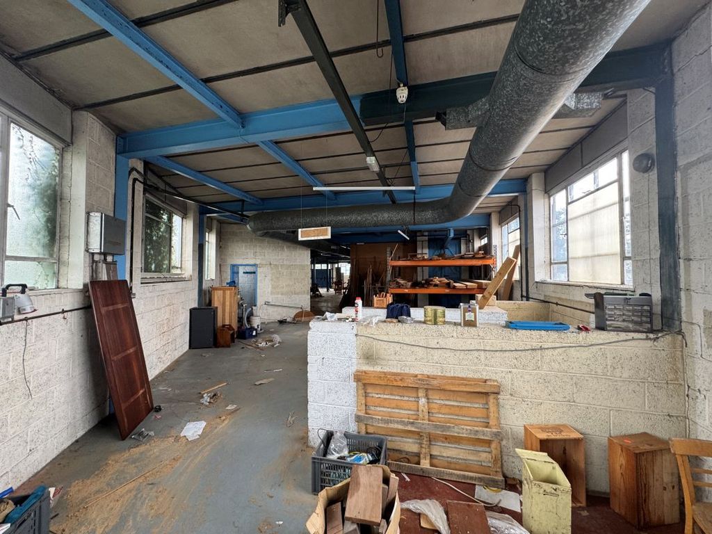 Property photo 3 of 7