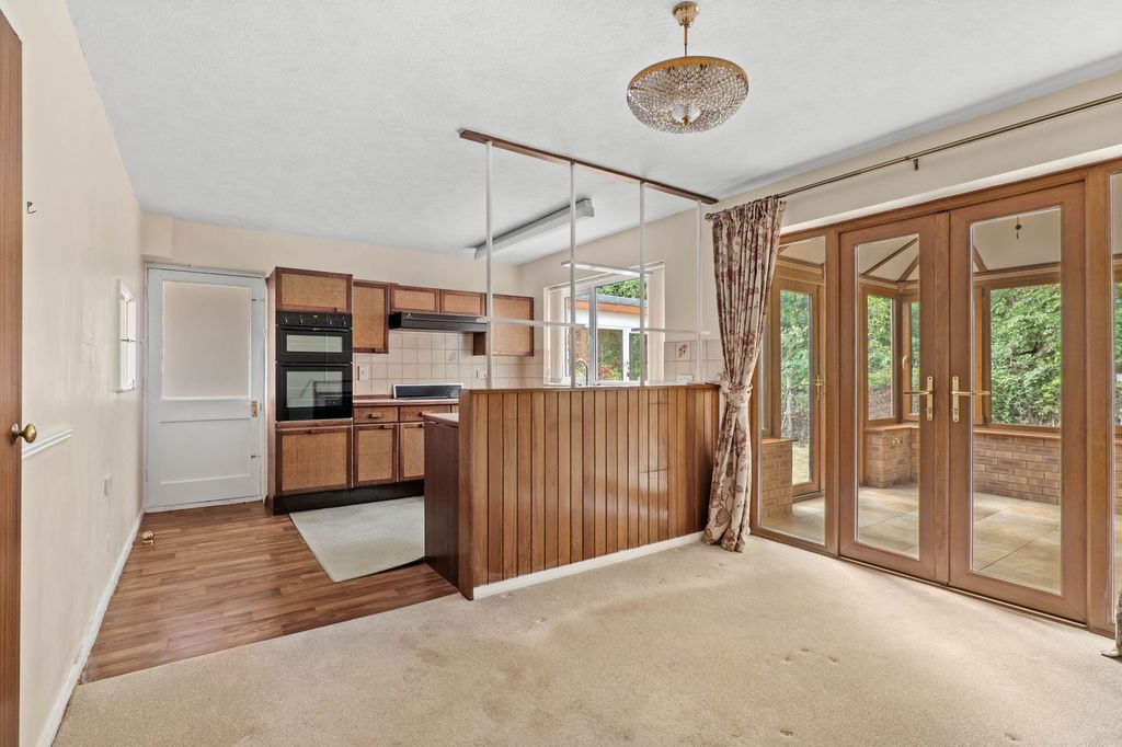 Property photo 2 of 19