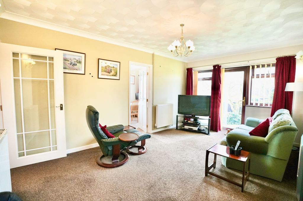 Property photo 2 of 20