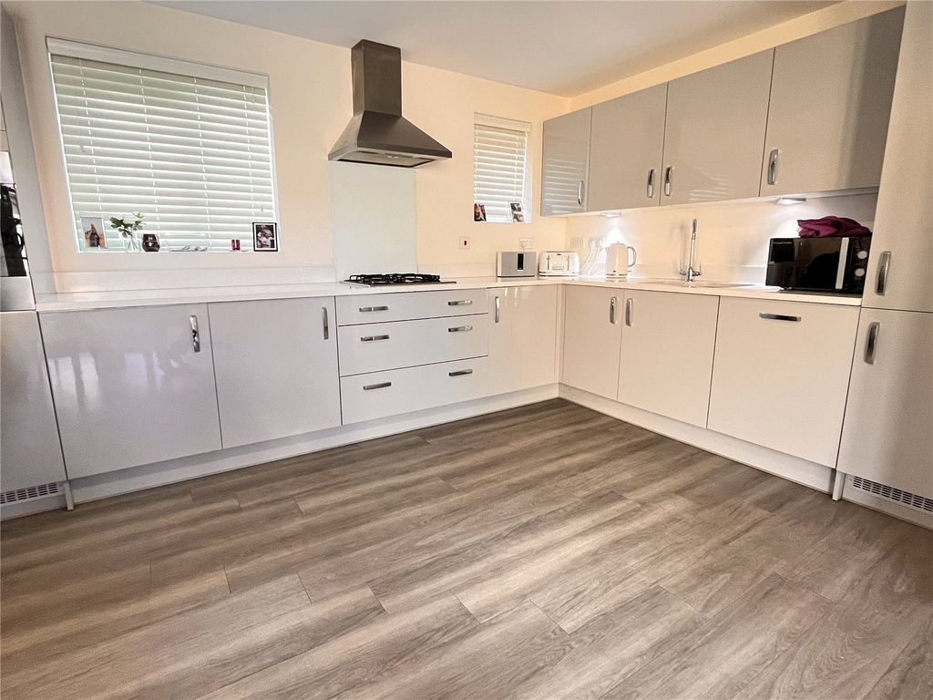 Property photo 3 of 18 Picture No. 06