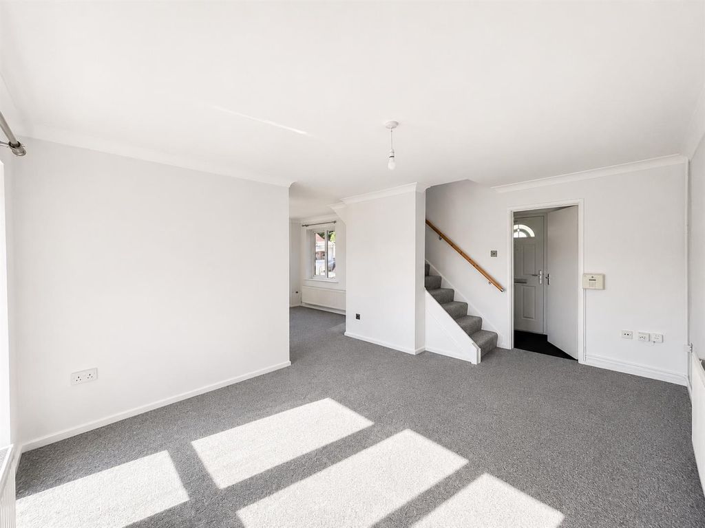 Property photo 3 of 14 7CD08B77-7109-41E3-8CE1-Ed1Cbb774D34.Png