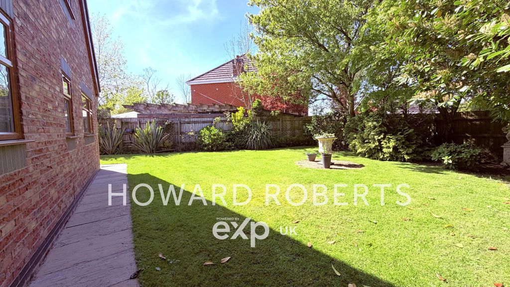 Property photo 2 of 26