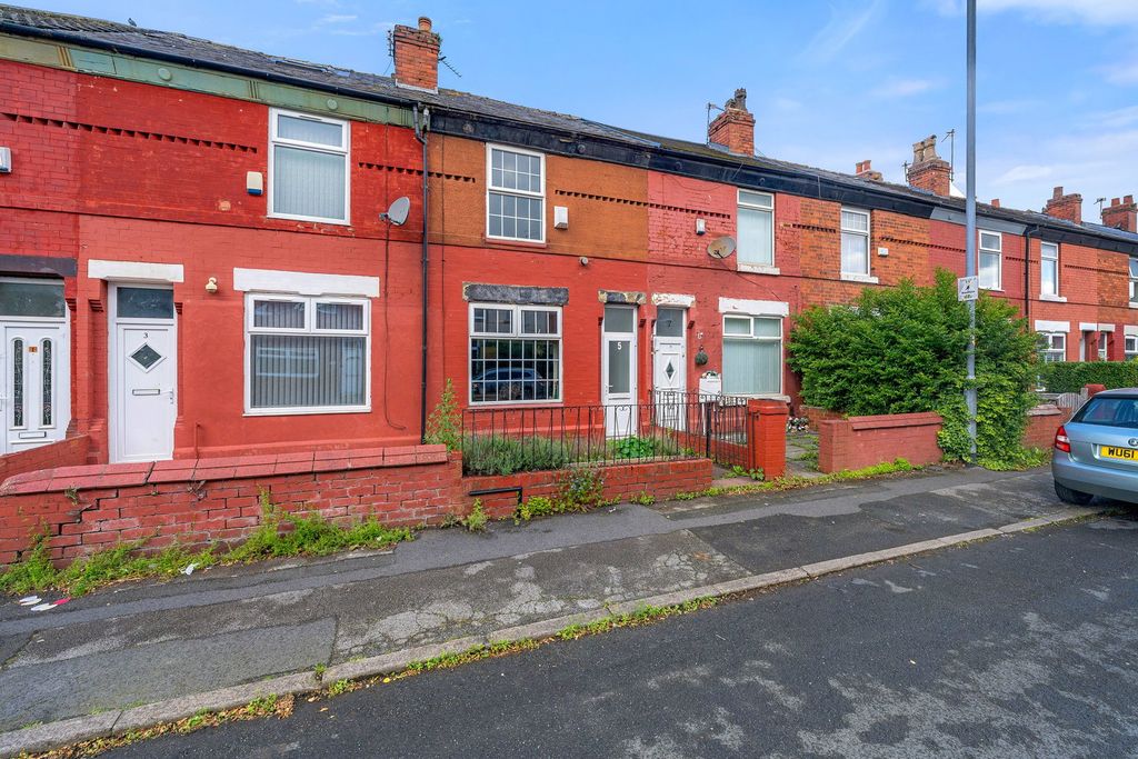 Property photo 1 of 17