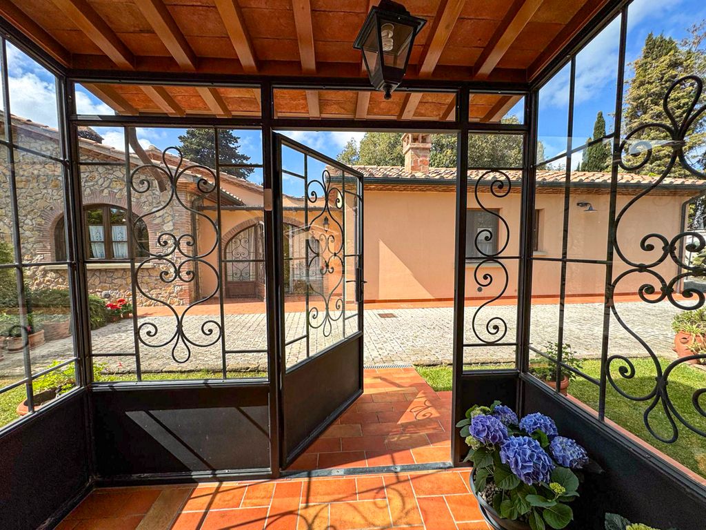 Property photo 1 of 81