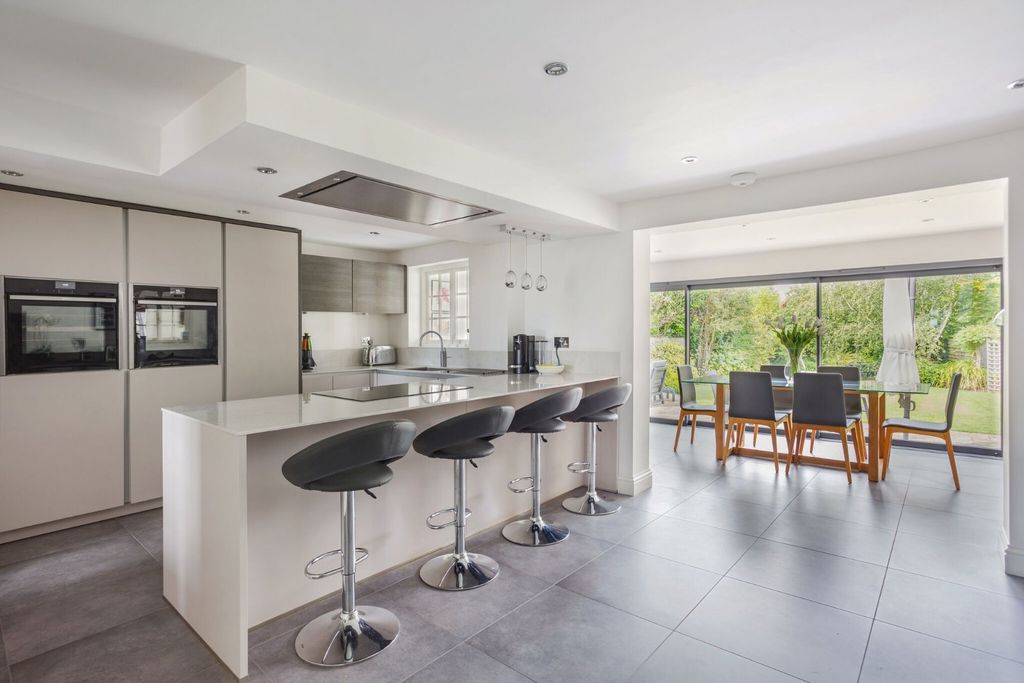 Property photo 3 of 19 Kitchen/Dining