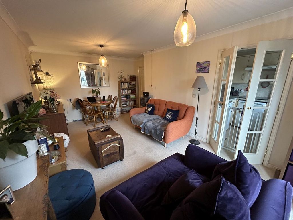 Property photo 3 of 17