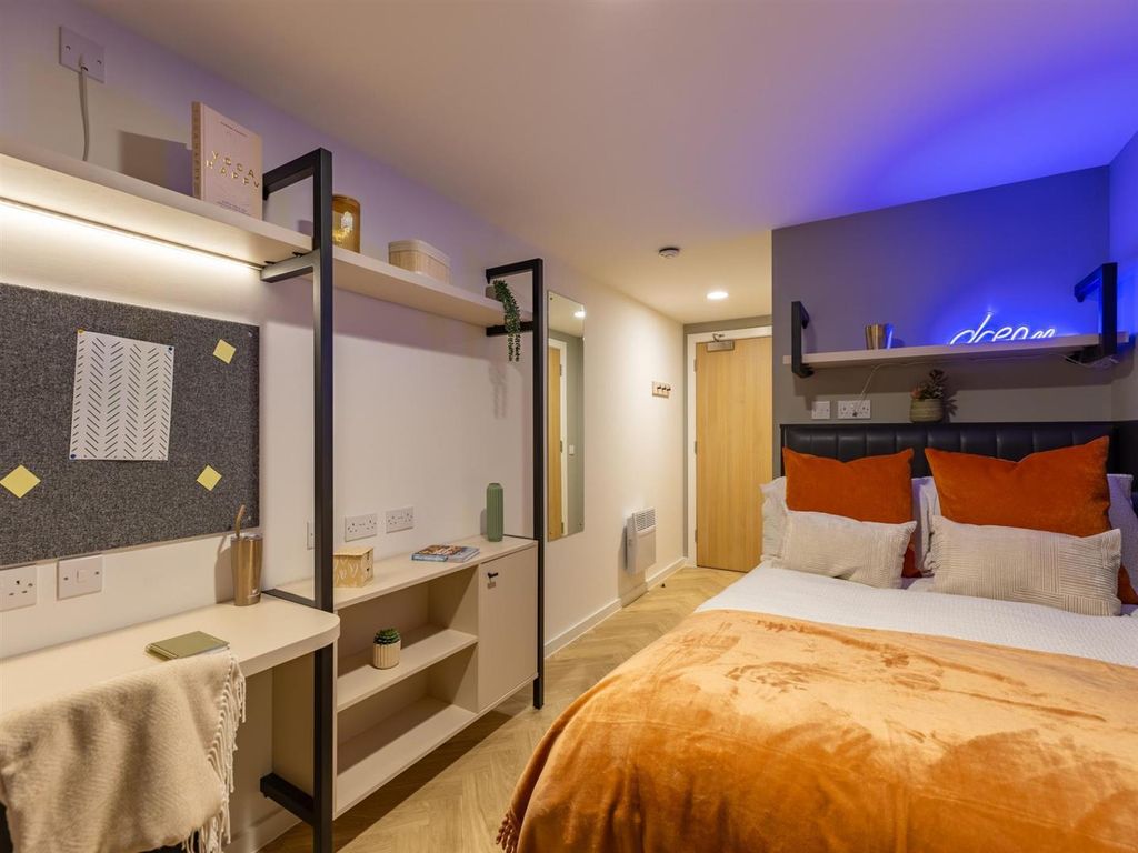 Property photo 3 of 35