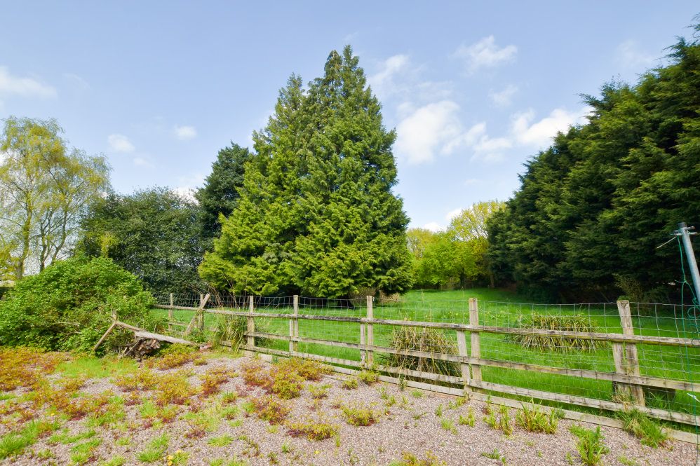 Property photo 2 of 25 Rear Paddock