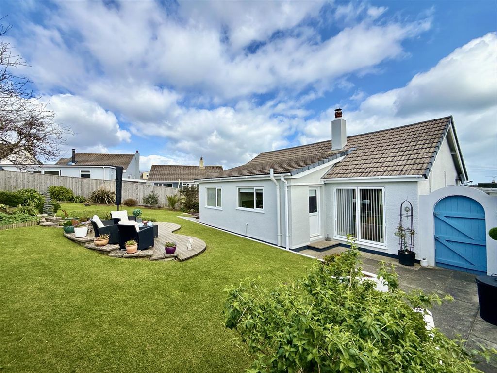 Property photo 3 of 19 Rear Right.Jpg