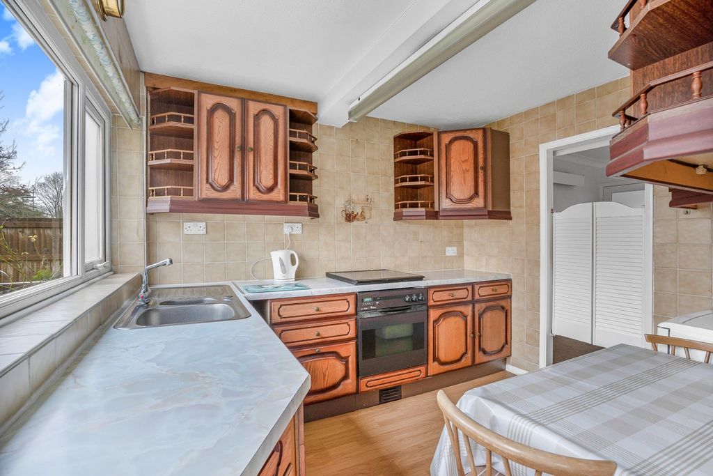 Property photo 3 of 13