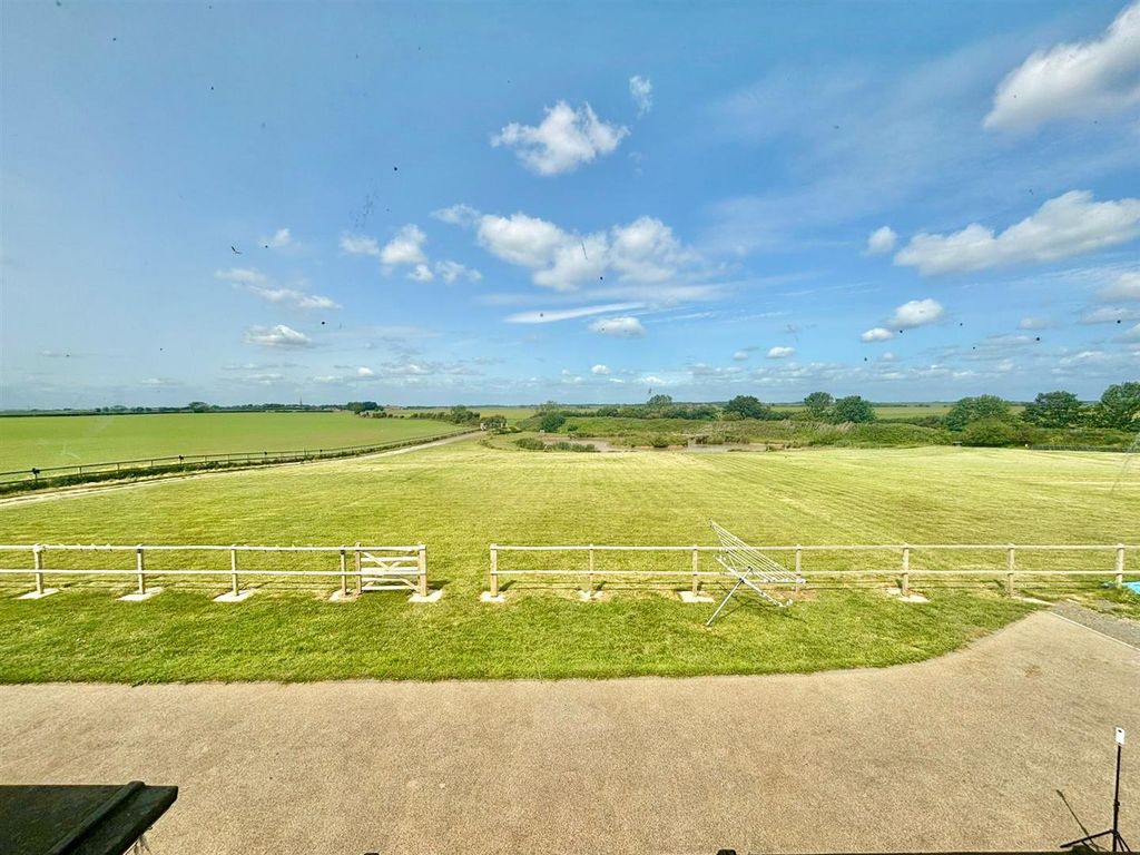 Property photo 2 of 45