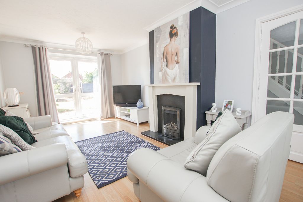 Property photo 2 of 21 5318792