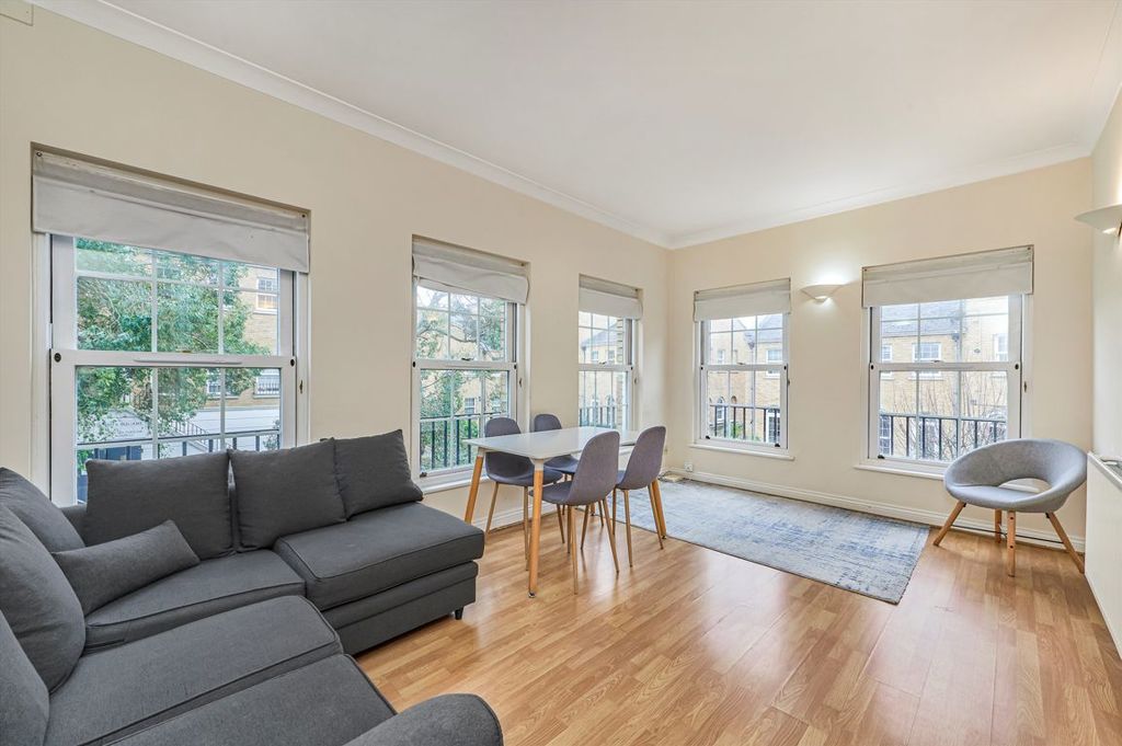 Property photo 2 of 7