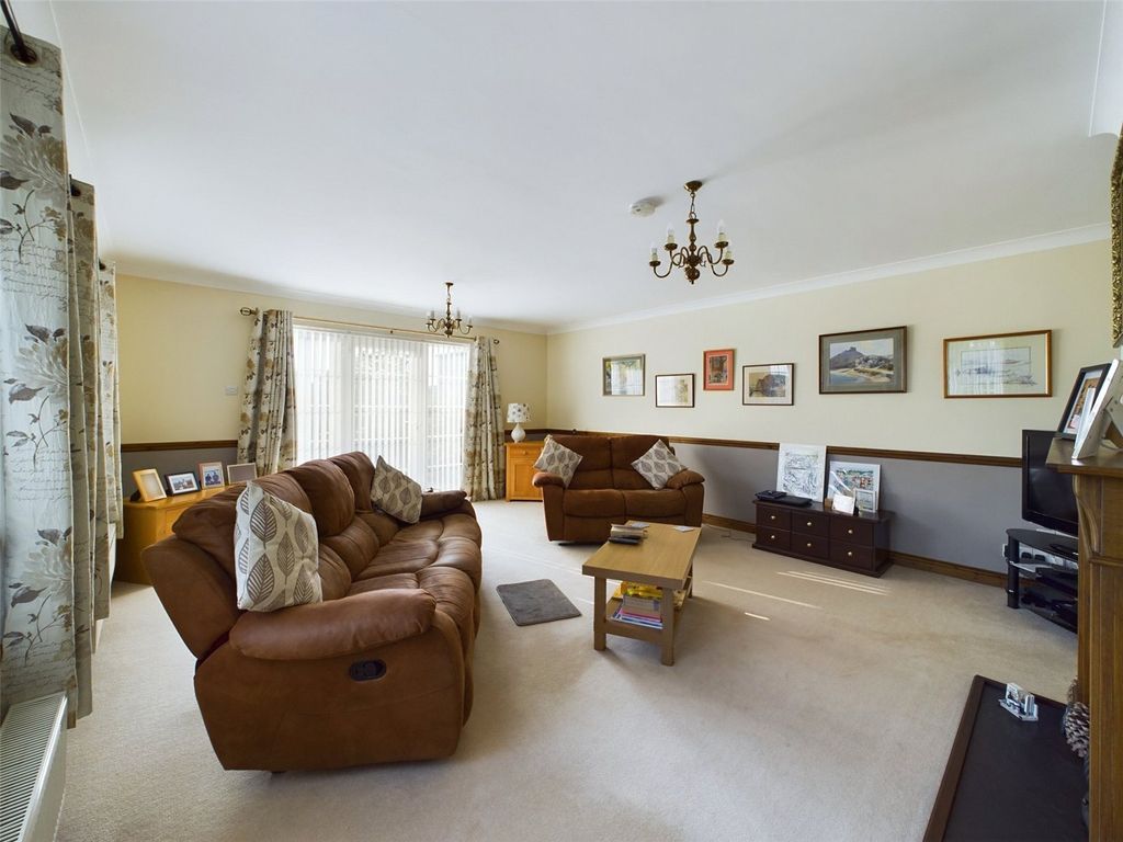 Property photo 2 of 20 Picture No. 35