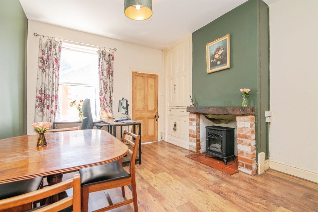 Property photo 3 of 17