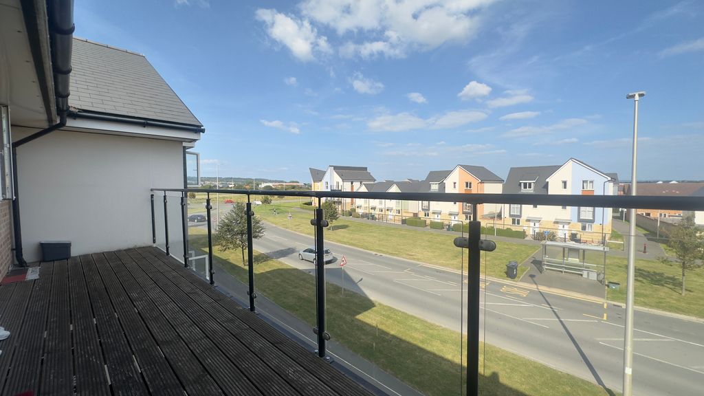 Property photo 3 of 11 A136E1Af-C341-4932-B289-3341C1C4833F