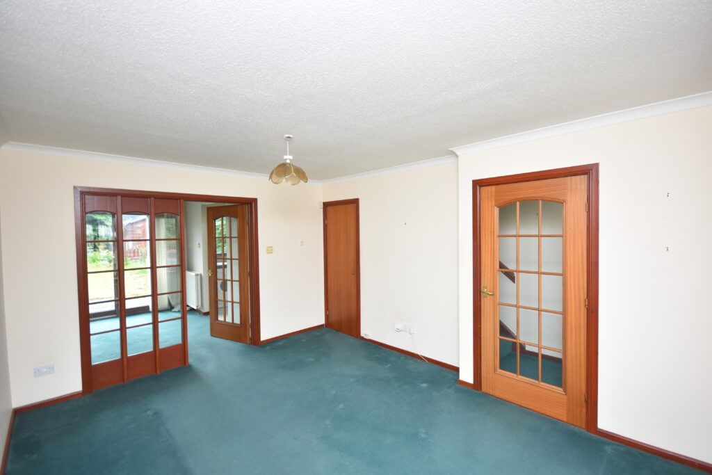 Property photo 3 of 27
