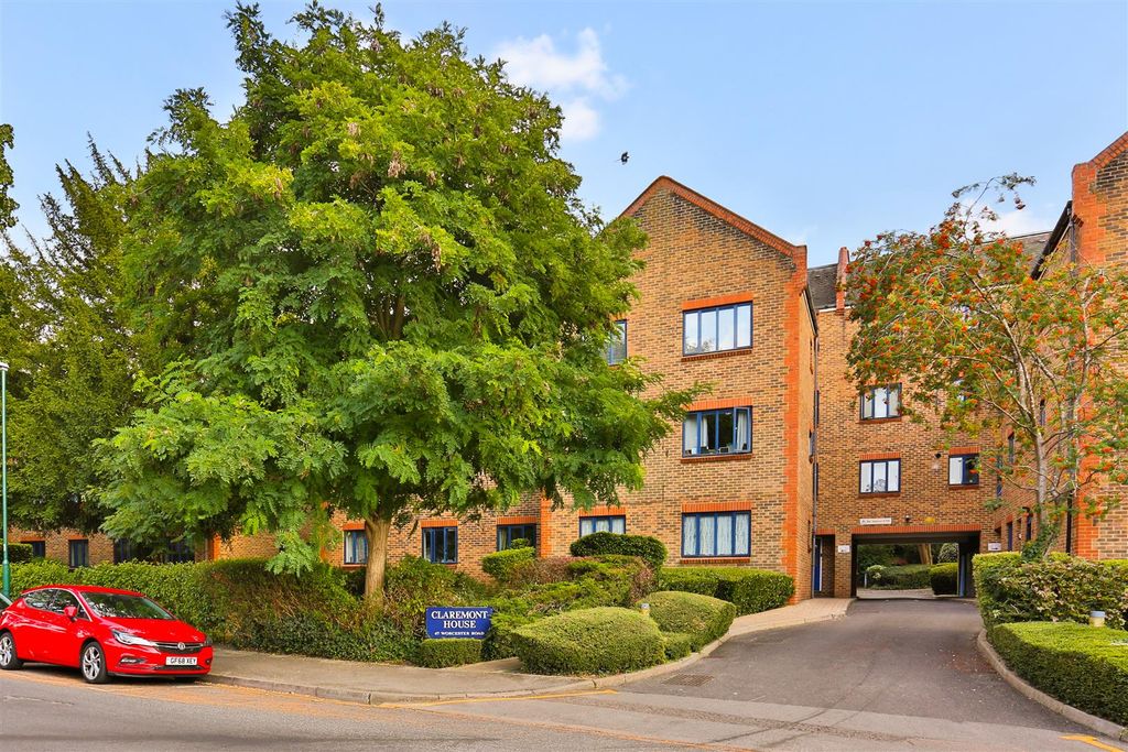 Property photo 1 of 13 1737311454 - 9, Claremont House, Worcester Road, S