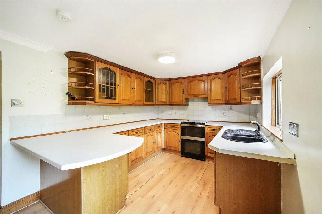 Property photo 3 of 23 Picture No. 06
