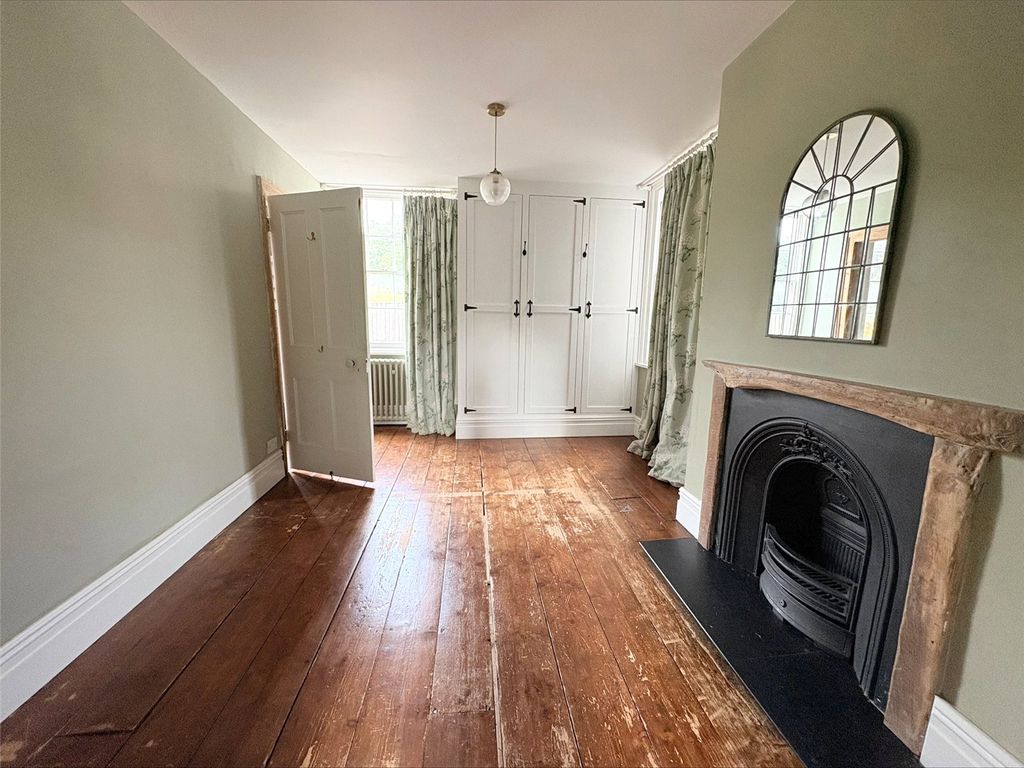 Property photo 3 of 17 Picture No. 27