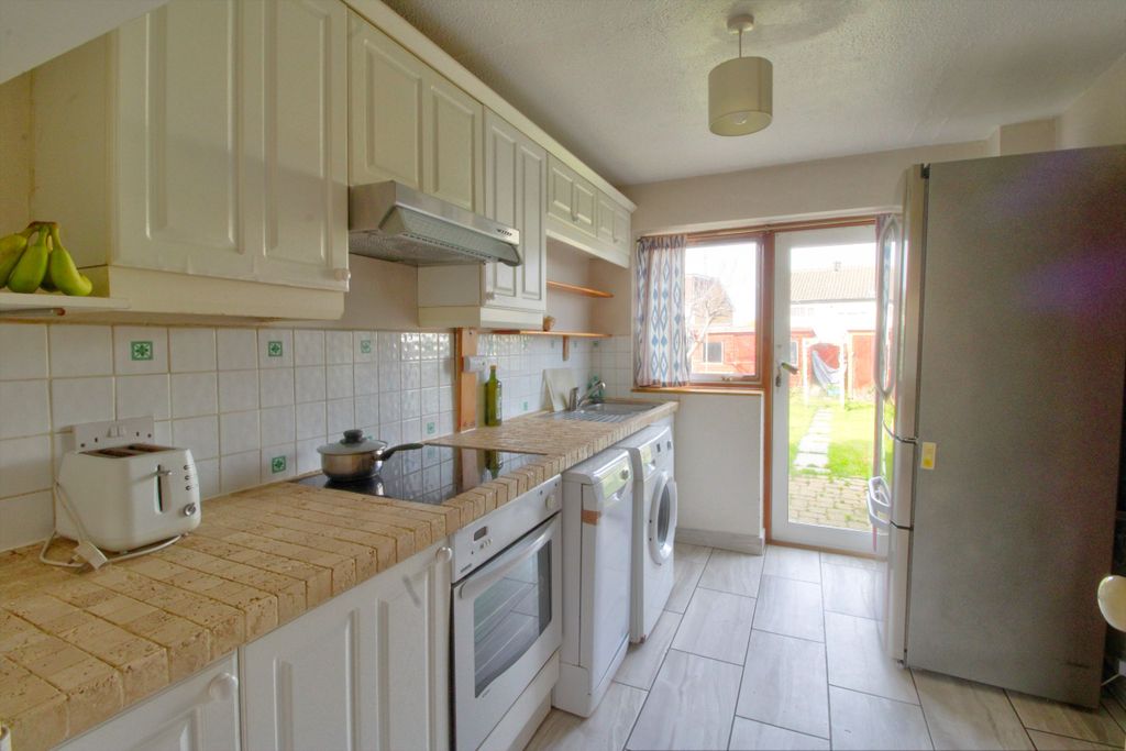 Property photo 3 of 25