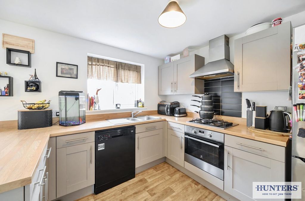 Property photo 2 of 19 463Fe63F-2Eb2-415B-Af6c-9Edce41B279c.Jpg