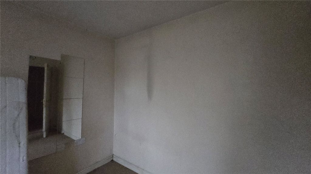 Property photo 2 of 3 Picture No. 25