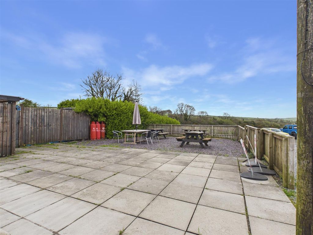 Property photo 3 of 15 Externally
