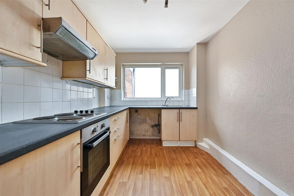 Additional image 6 of 3 bed flat for saleCooden Sea Road, Bexhill-On-Sea TN39