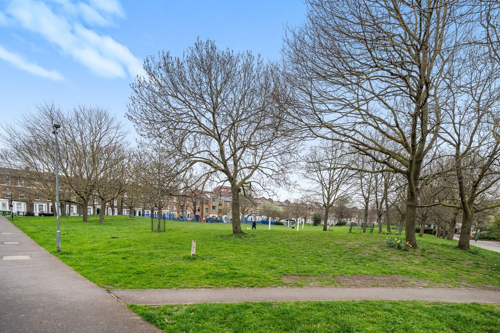 Property photo 2 of 14 Garden