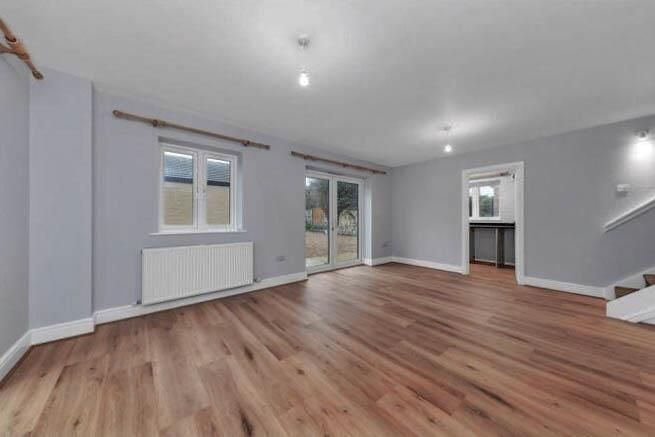 Property photo 2 of 11 Sitting Room.Jpg