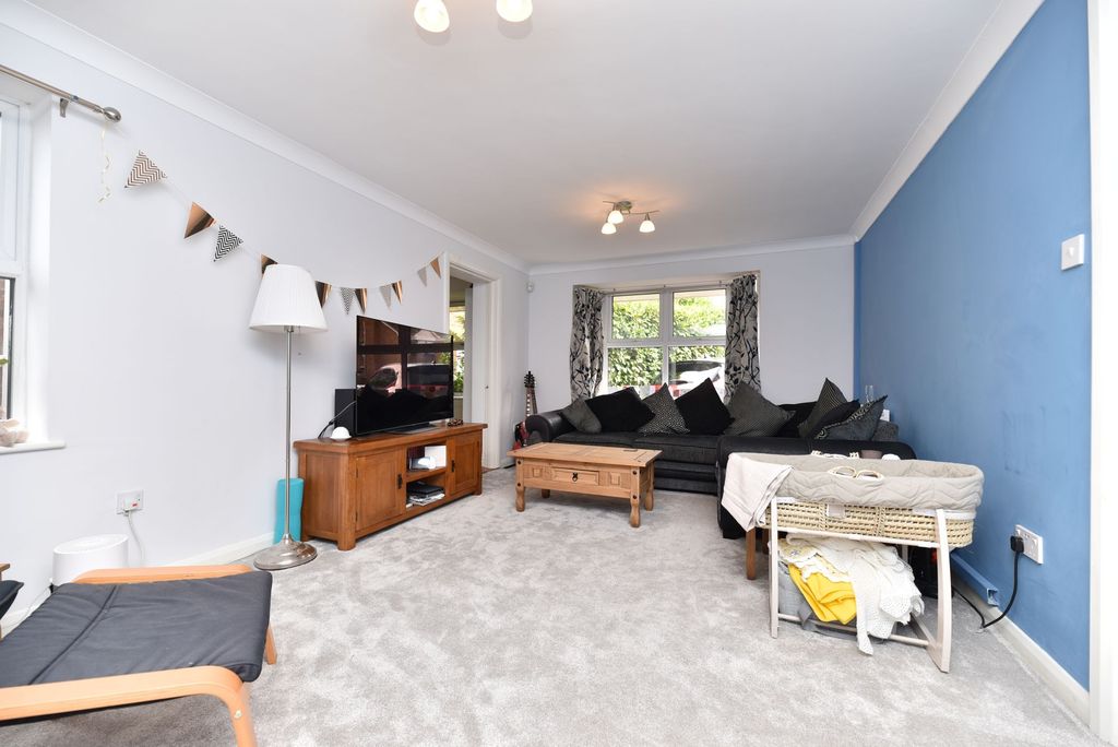 Property photo 3 of 25