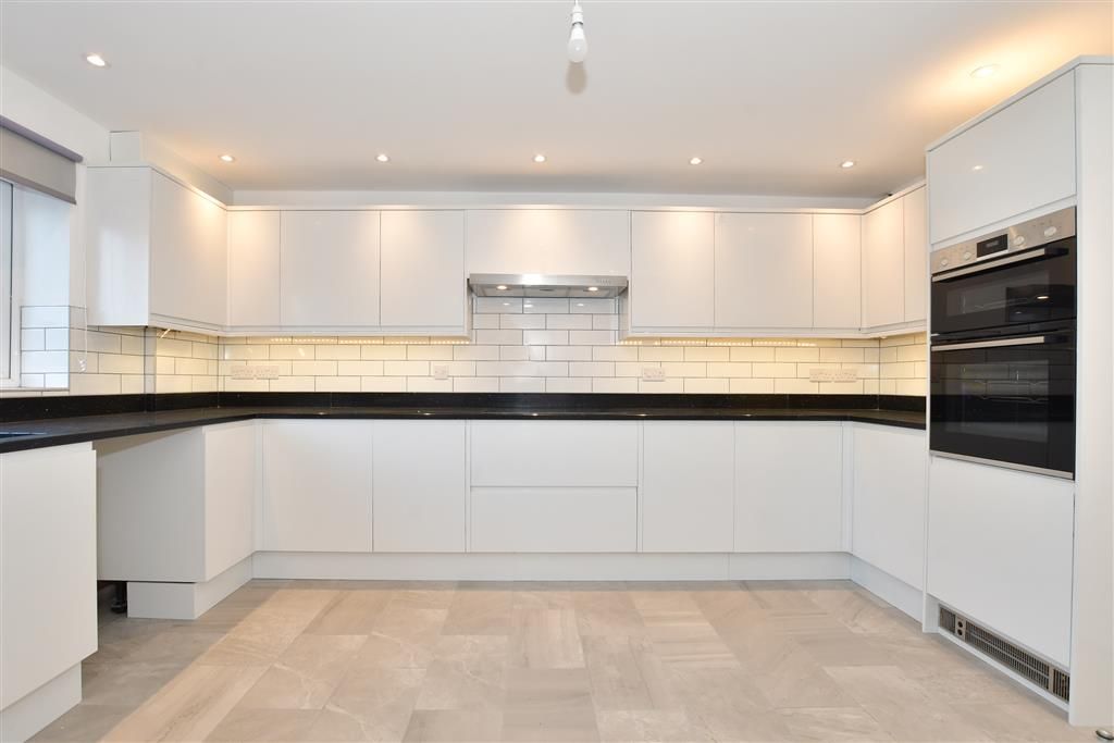 Property photo 2 of 13 Kitchen