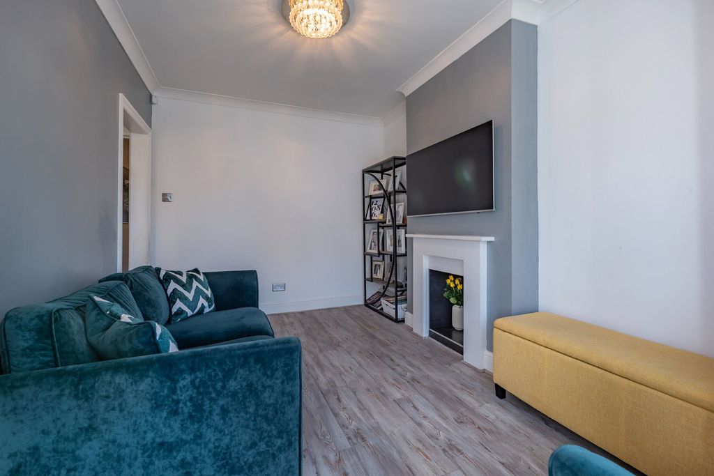 Property photo 3 of 29