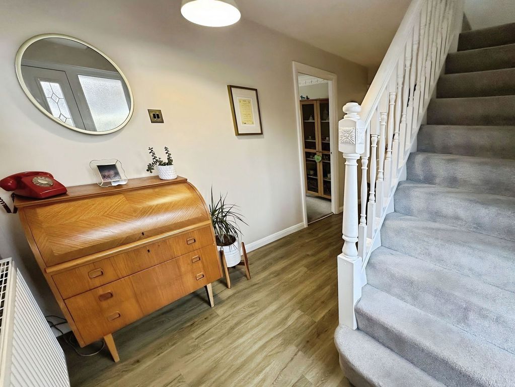 Property photo 2 of 25