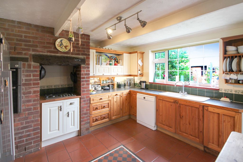 Property photo 2 of 19