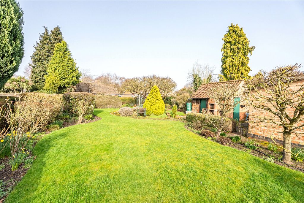 Property photo 2 of 34 Picture No. 31