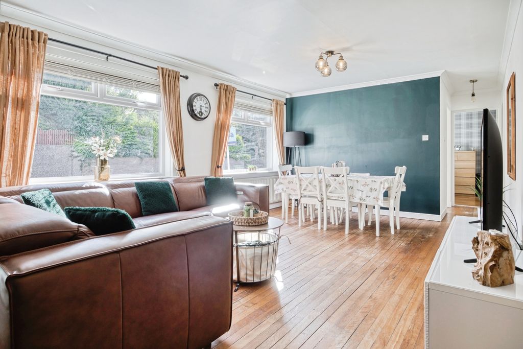Property photo 3 of 20 Open Plan Living