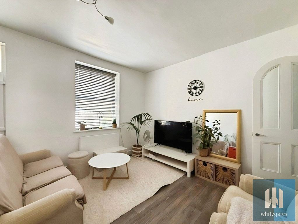 Property photo 2 of 18 Picture No. 04